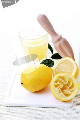 Image of fresh lemon juice