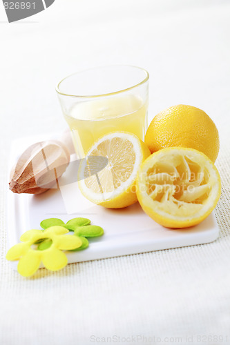 Image of fresh lemon juice