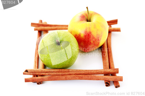 Image of apples and cinnamon