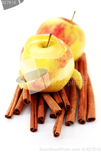 Image of apples and cinnamon