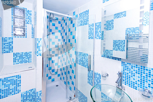 Image of Blue bathroom 2