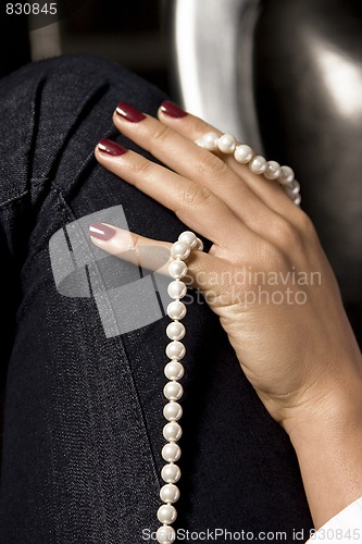 Image of white shine pearls