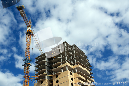 Image of Crane and building