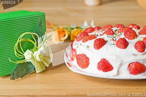 Image of Cake and present