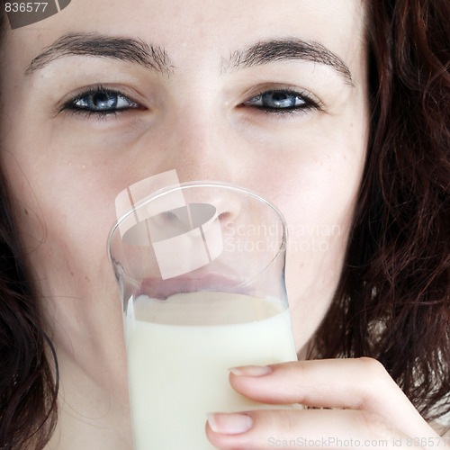 Image of Young people eating milk.