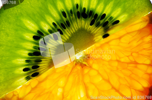 Image of Sliced kiwi and mandarin