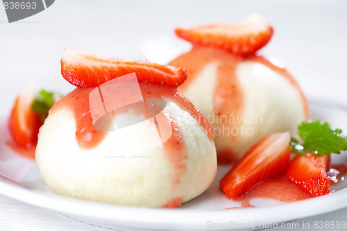 Image of Dumplings with strawberry - knoedel