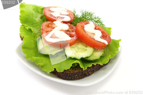 Image of Sandwich with fresh vegetables