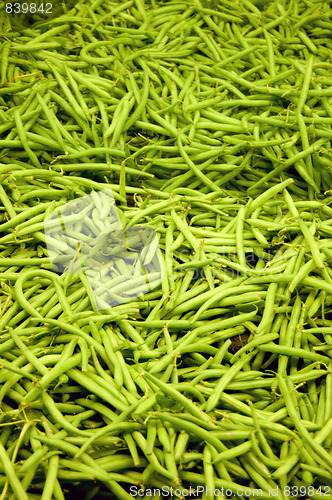 Image of freshly harvested grean beans at a local market