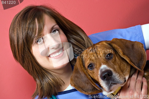 Image of Veterinarian with a Beagle