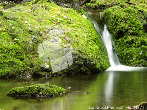 Image of Refreshing waterfalls.