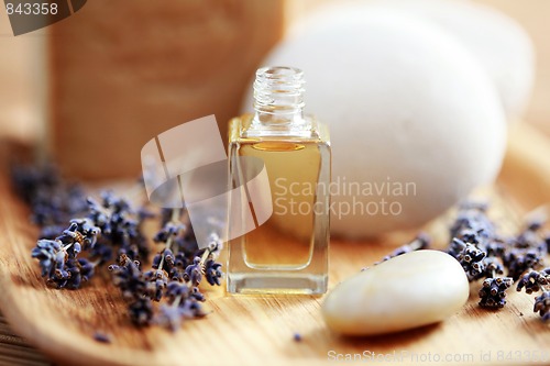 Image of lavender aromatherapy oil