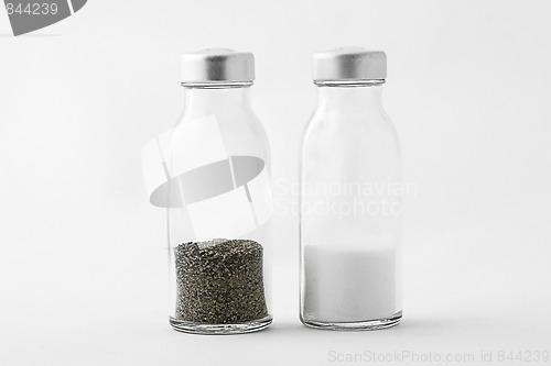 Image of salt and pepper