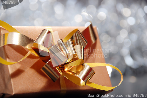 Image of A single gift box 