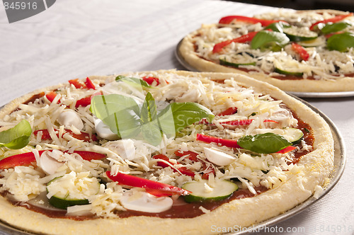 Image of Uncooked pizza