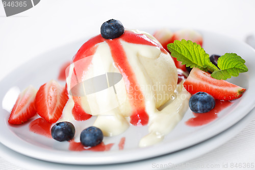 Image of Dumplings with strawberry - knoedel