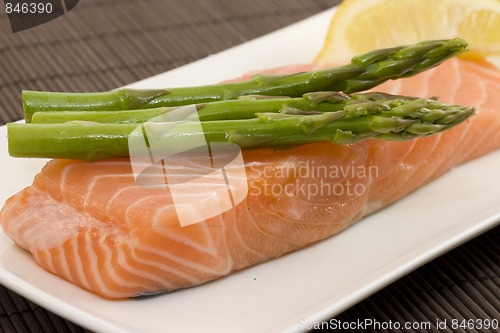 Image of salmon and asparagus