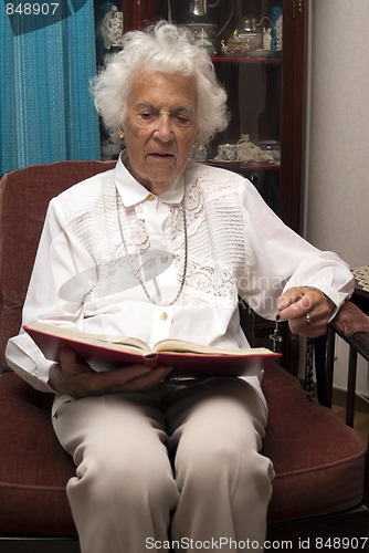 Image of Senior Bible Reading