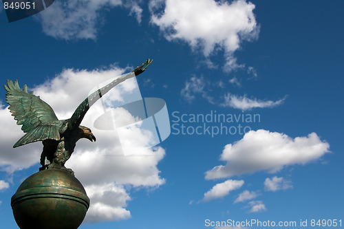 Image of Statue of eagle