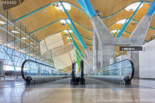 Image of Walkway in departure hall - Airport Madrid