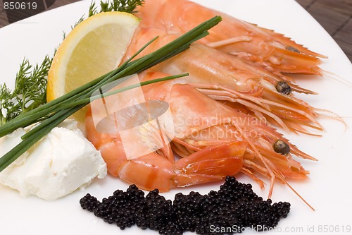 Image of shrimps and caviar