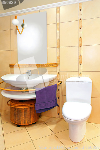 Image of Beige bathroom