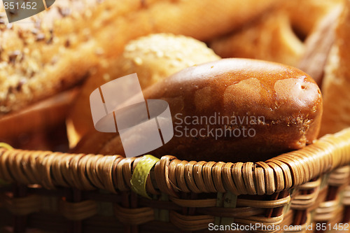 Image of Bun in wicker basket