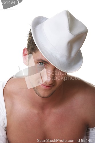 Image of Guy in white hat