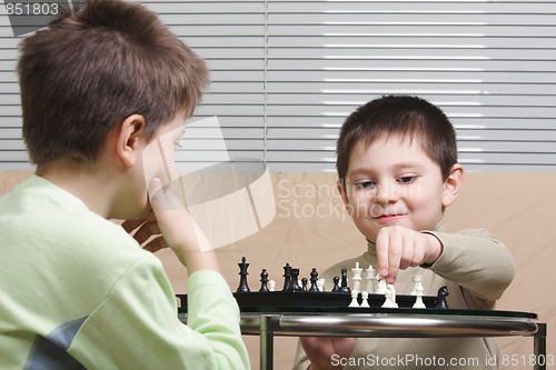 Image of Kids playing chess