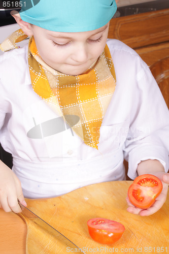 Image of Little cook cut tomato