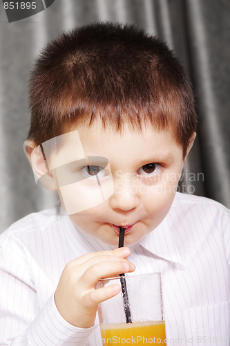 Image of Kid drinking juice