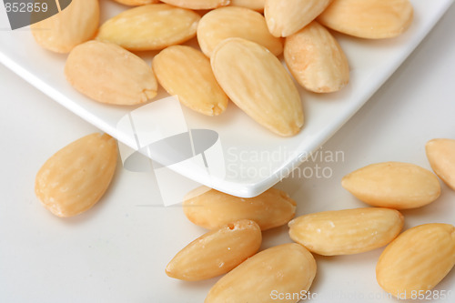 Image of Yellow nuts