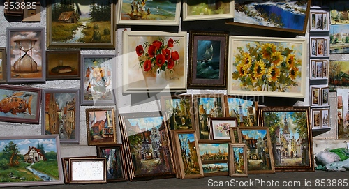 Image of Stand selling paintings