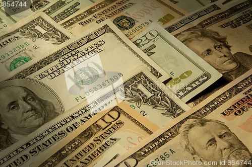 Image of U.S. banknotes of various dollar denominations