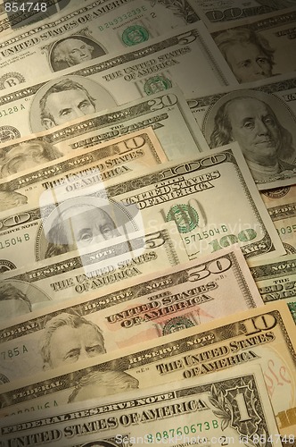 Image of U.S. banknotes of various dollar denominations