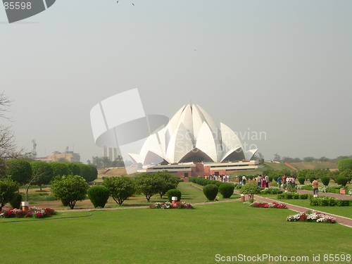 Image of Baha'i house of worship in Delhi