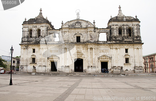 Image of cathedral of mary's assumption leon nicaragua