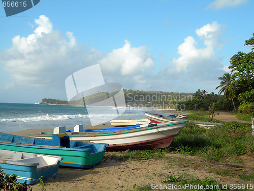 Image of fishing boat long bay beach corn island nicaragua