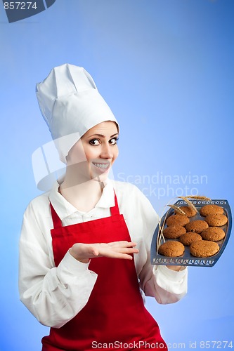 Image of chef offer tasty cookies