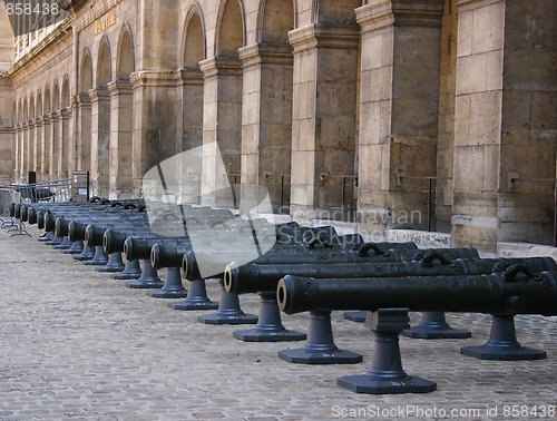 Image of  cannons on courtyard in les invalides 