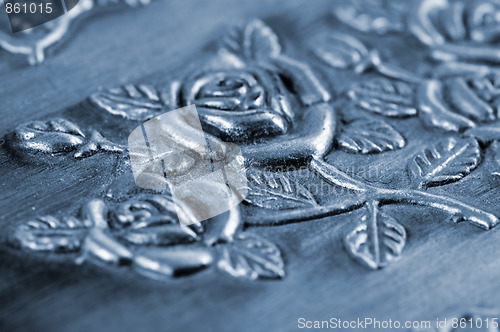 Image of Carved pattern of jewelry box