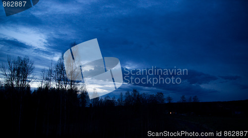 Image of Thunder rolls in