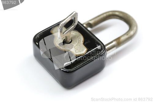Image of lock and key