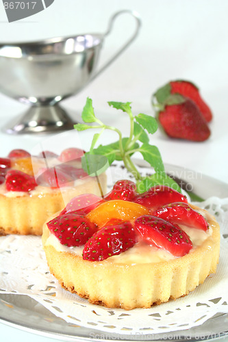 Image of Strawberry tarts with mint