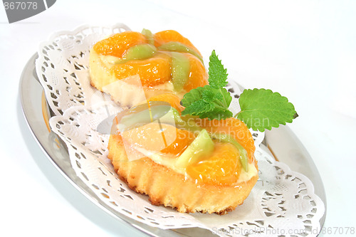 Image of Mandarin tartlet with lemon balm