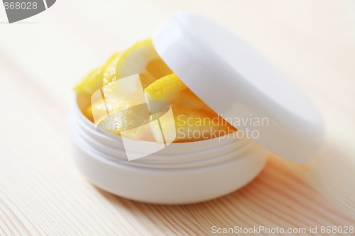 Image of lemon face cream