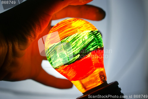 Image of colorful light bulb 