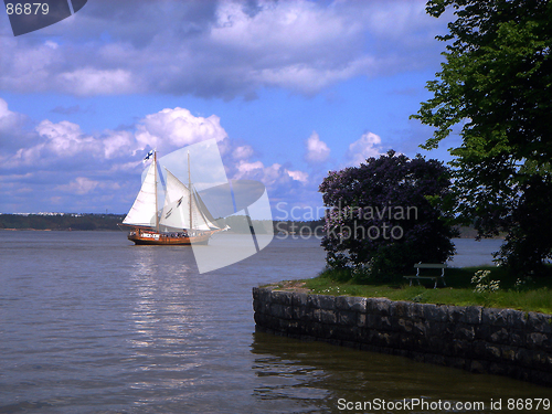 Image of The ancient ship sailing in the sea