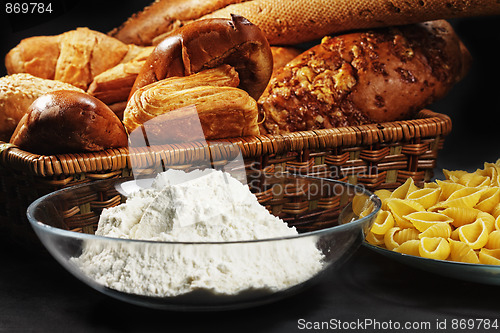 Image of Flour with bread and macaroni