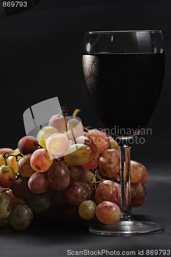 Image of Grapes and red wine